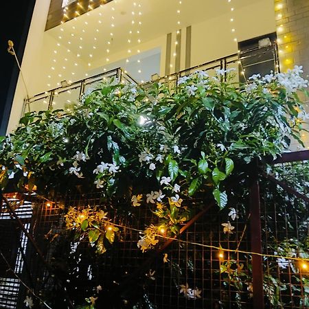 Atulyam Stays Sushant Golf City Lucknow Buitenkant foto