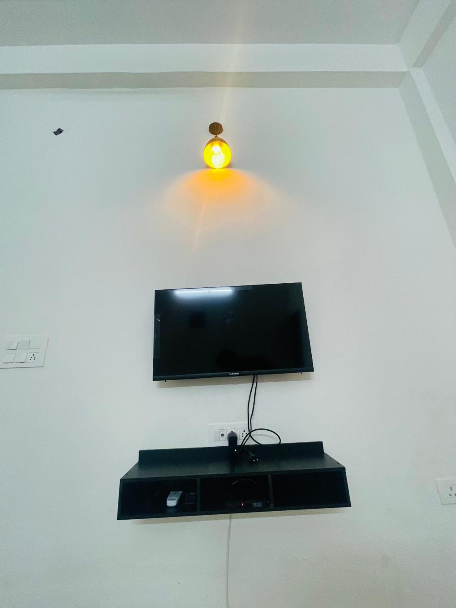 Atulyam Stays Sushant Golf City Lucknow Buitenkant foto