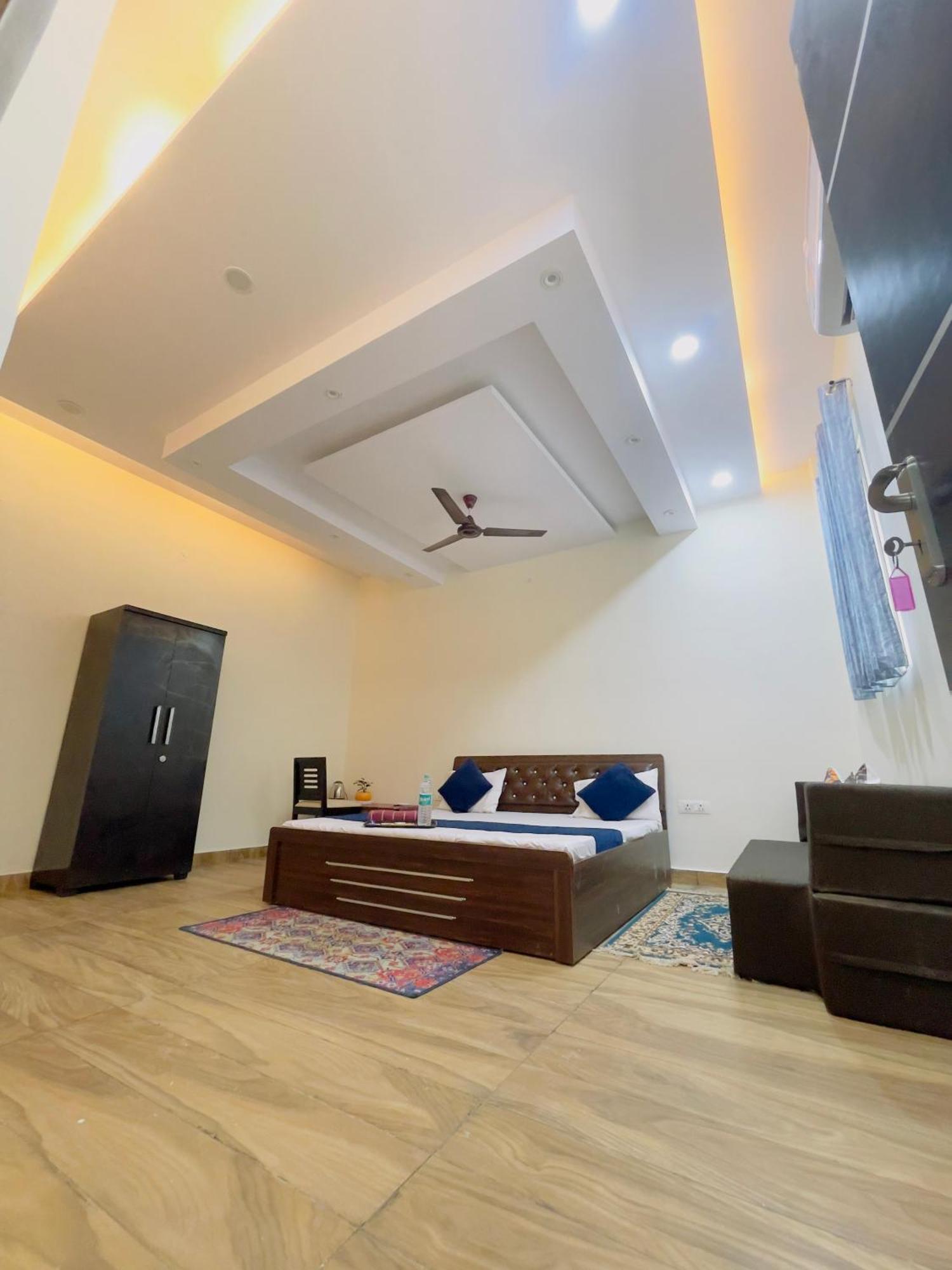 Atulyam Stays Sushant Golf City Lucknow Buitenkant foto